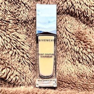 Givenchy Teint Couture Everwear Foundation - Cream